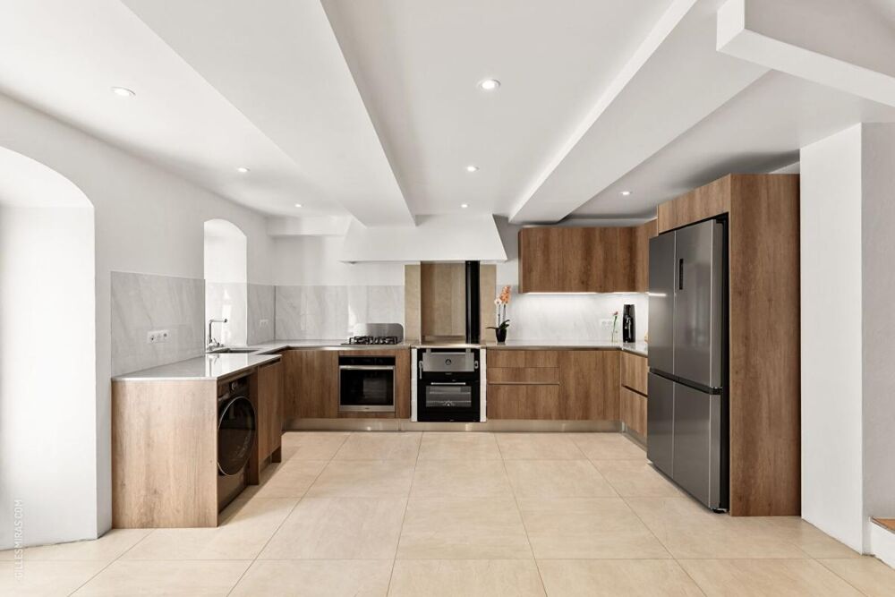 Superbe appartement rénové avec 2 terrasses au coeur du villagets