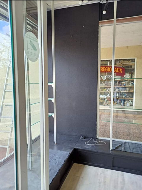   Dpt Charente Maritime (17), � vendre LES MATHES Local commercial 37.31m2 carrez+terrasses de10m2 