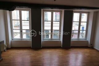  Immeuble à vendre 9 pièces 165 m²
