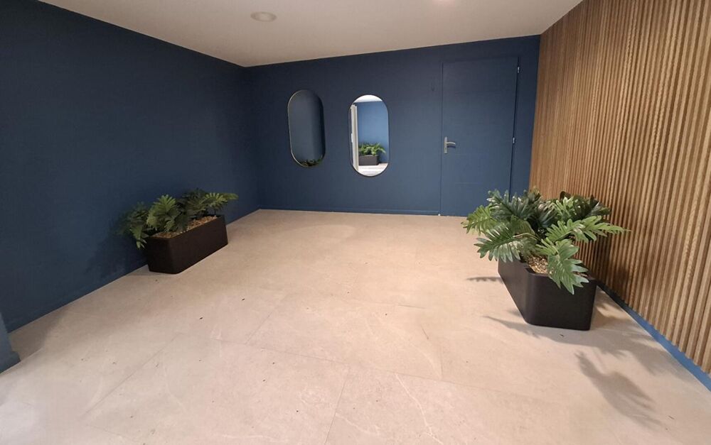 Saint-Christol (84), Appartement 78 m² avec mezzanine T2T3, 2 balcons, 2 places de parking privatives, ascenseur, Fort potentiel