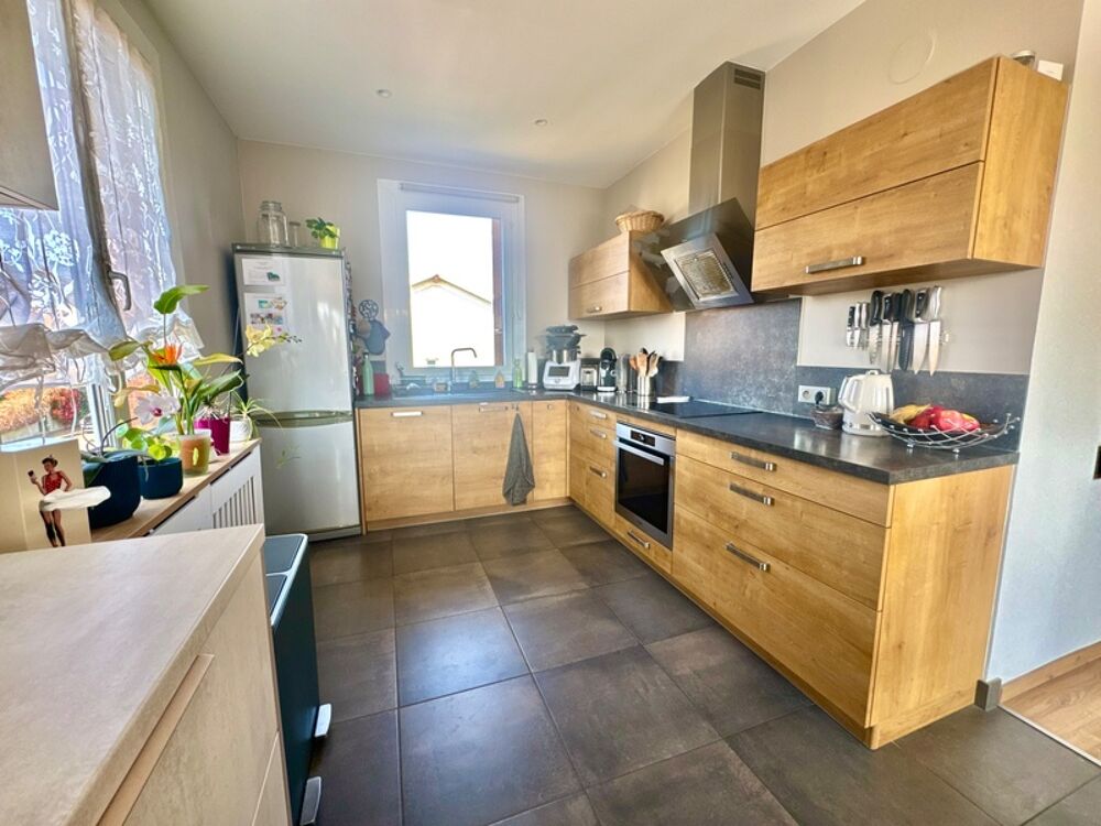 Vente Maison ROANNE (42)Maison de 152m², terrain de 638m²,  6 pièces dont  3 chambres Roanne