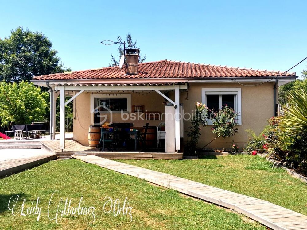 Maison, rénovée, 114m², 4 chambres, terrasses, piscine et garage, terrain de 1000m² environ