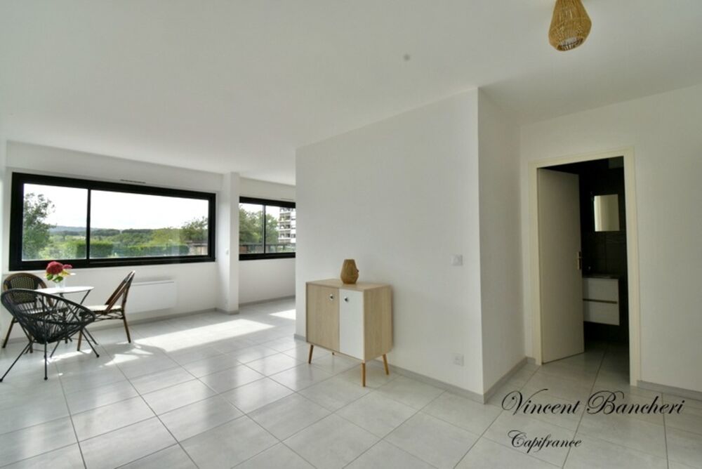 Location Appartement À louer – Beau T2 meublé de 50 m² avec garage, cave, piscine et tennis – Saint-Julien-en-Genevois (74160) Saint julien en genevois