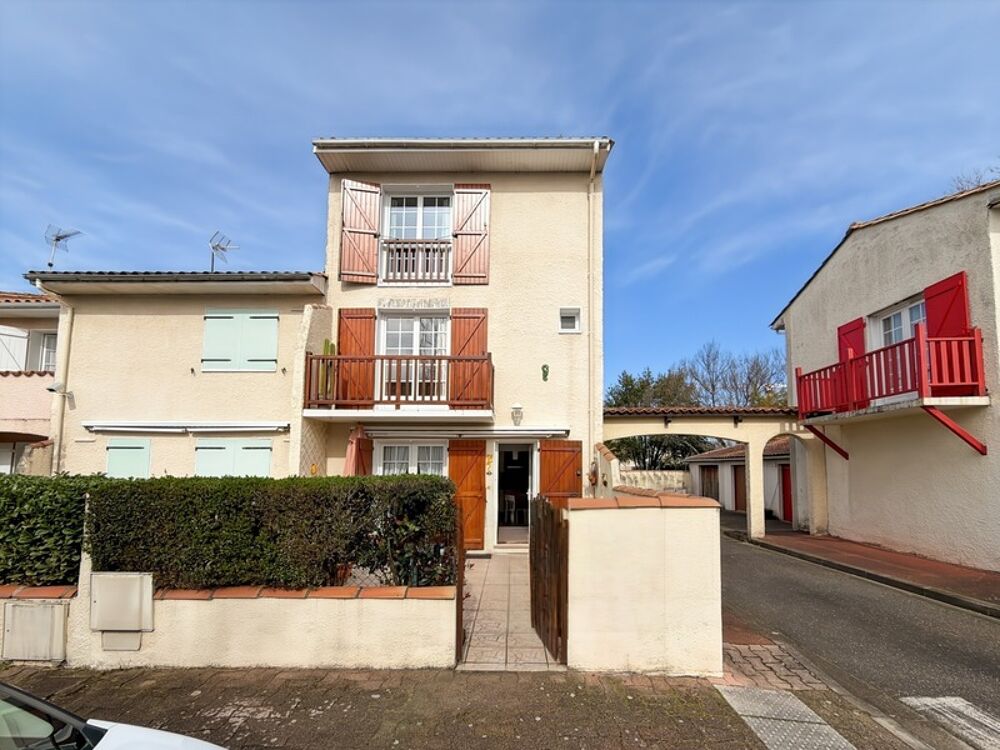 LA TESTE-DE-BUCH  MAISON EN CENTRE-VILLE AVEC PISCINE ET GARAGE