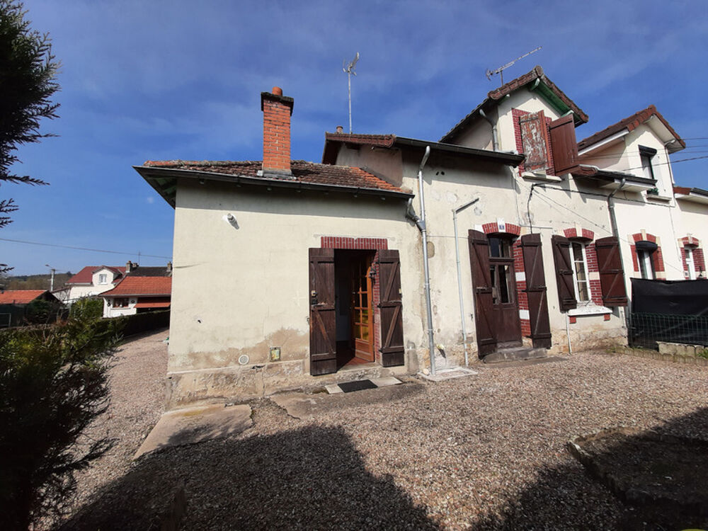 Vente Maison MAISON MITOYENNE SUR 2 NIVEAUX AVEC POTENTIEL D'AGRANDISSEMENT. GARAGES ET DÉPENDANCES Gueugnon