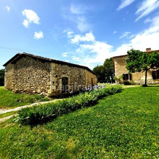  Maison  vendre 8 pices 220 m