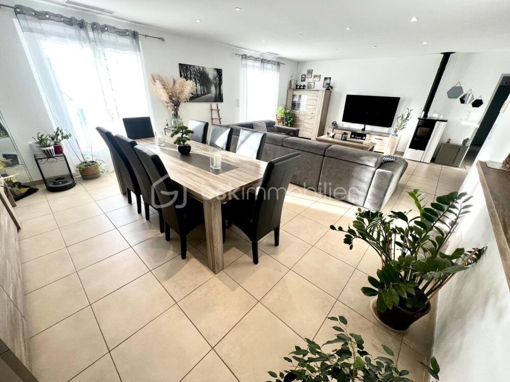 Vente Villa Villecroze (83690) - Villa de plain pied - 3 Chambres -  Piscine - Garage Villecroze