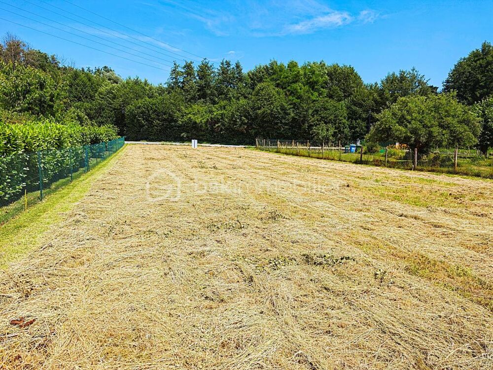 Vente Terrain Terrain a bâtir de 600 m², sans vis-à-vis plat, clos d'un côté Emance
