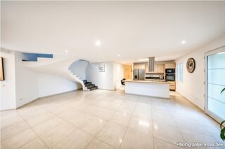  Propriété/château à vendre 8 pièces 300 m²