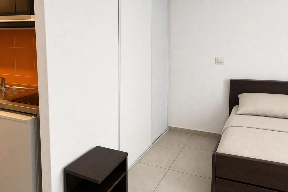 LYON 7 - STUDIO ETUDIANT de 17 M2 avec BAIL COMMERCIAL