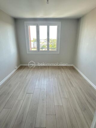  Appartement à louer 3 pièces 78 m²