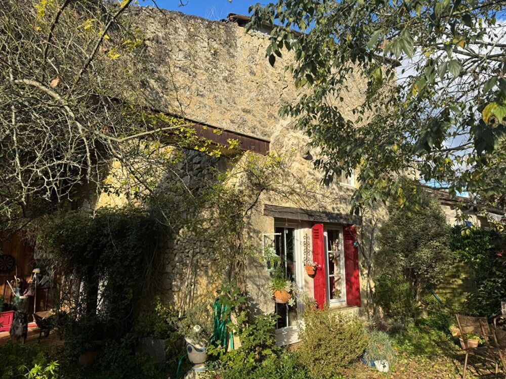 maison en pierre avec dépendance