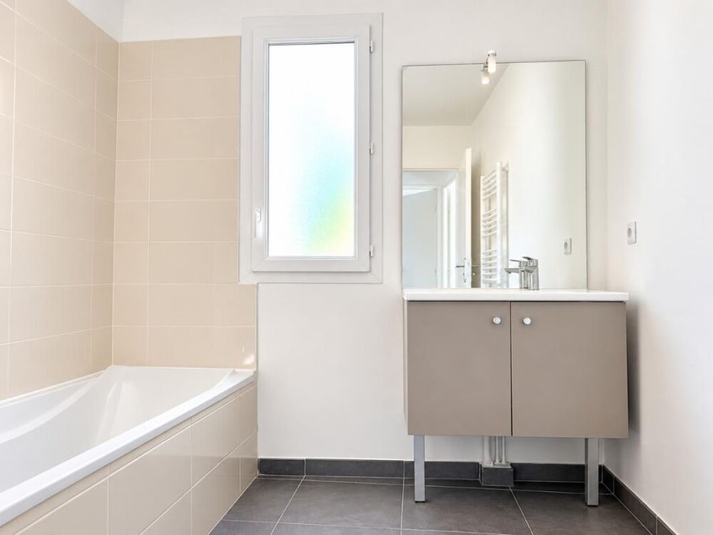 Location Appartement T3 avec balcon et parking à Toulon Toulon