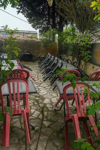  Immeuble � vendre 11 pi�ces 270 m�