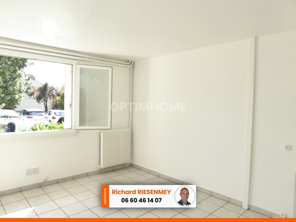 Studio en RDC avec parking BRUYERES LE CHATEL (91)