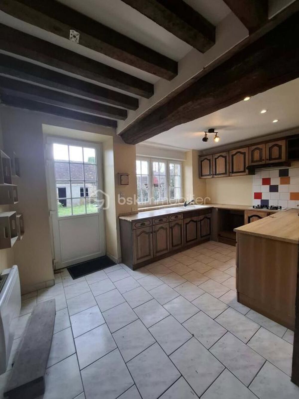 ? Une maison en pierre avec plus de 2,2 hectares de terrain à La Ferté-Macé