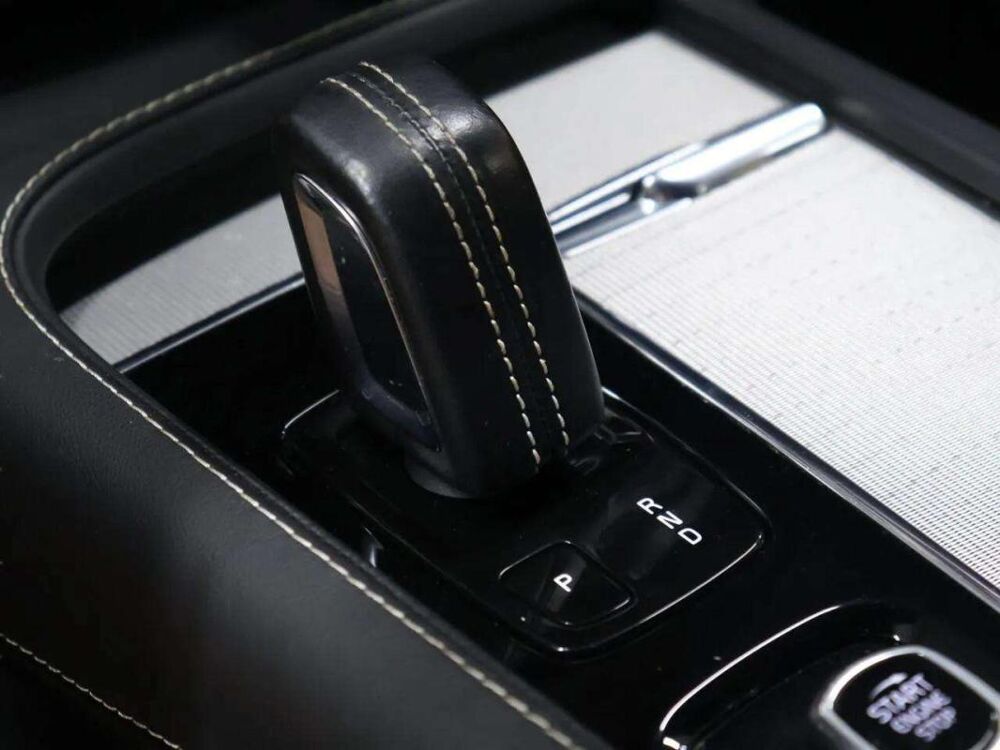 XC90 T8 Recharge • AWD R-Design Attache H&K 7 places 2021 occasion 33600 Pessac