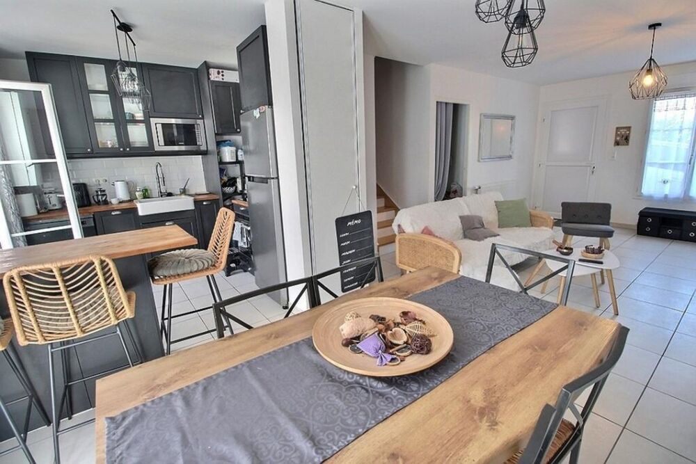 Vente Maison Maison récente de 2019 – 82 m² – 3 chambres – Garage – Terrain de 165 m² – Impasse au calme – Silly-le-Long Silly le long