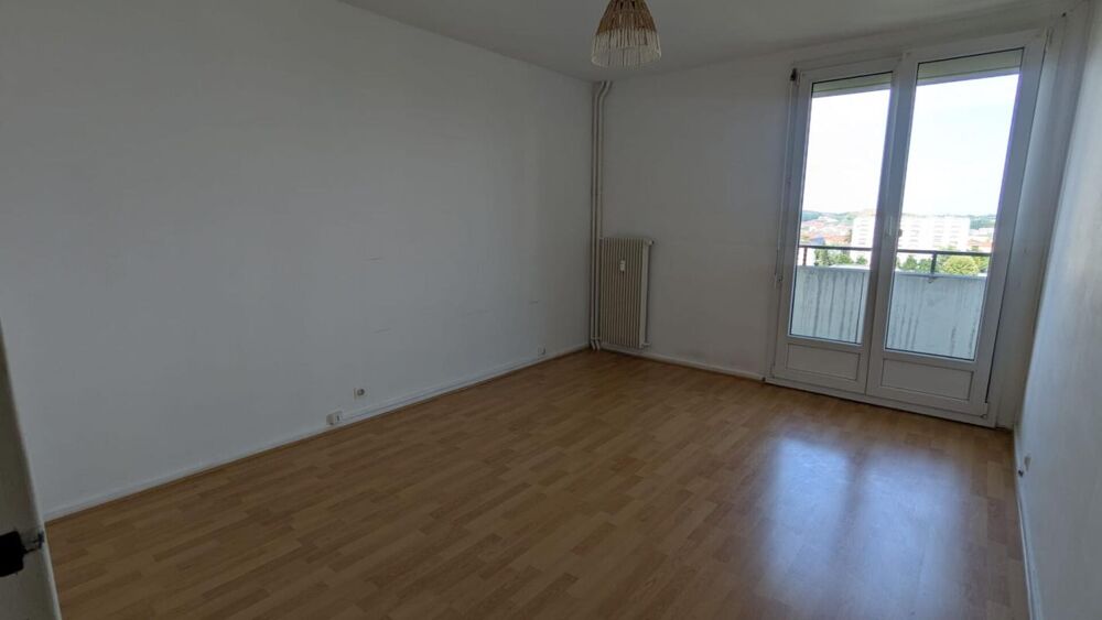 Belfort, appartement 89 m² 3 chambres Garage Cave Deux balcons Vue dégagée