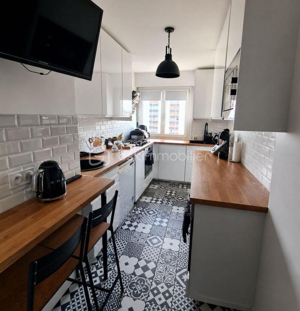 Location Appartement A LOUER - APPARTEMENT MEUBLÉ 95m2 - 3 CHAMBRES (POSSIBILITÉ 4) - PARKING EN SOUS-SOL- Sarcelles
