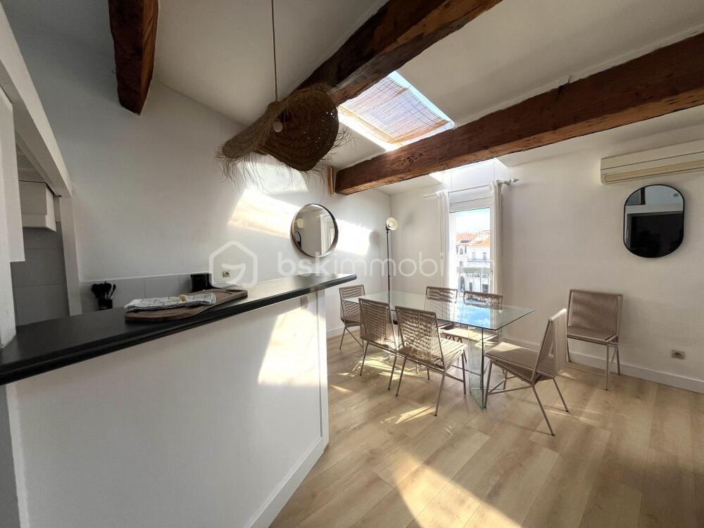 Sur les quais de Sète Duplex 4 pièces au dernier étage avec vue canal & charme authentique !