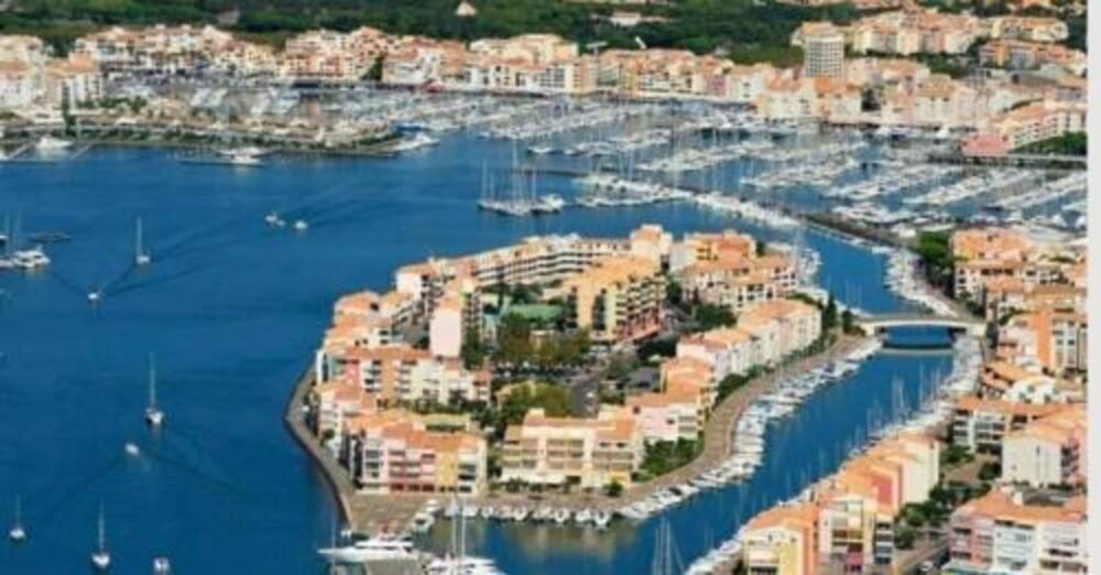 Vente Parking/Garage EXCLUSIVITÉ CAP D'AGDE – ÎLE DES PÊCHEURS : L'ARME ABSOLUE DU STATIONNEMENT ET DU STOCKAGE DANS LA RÉSIDENCE LES BRIGANTINES Le cap d agde