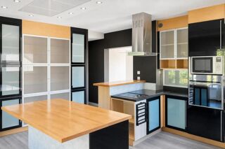  Appartement à vendre 8 pièces 148 m²