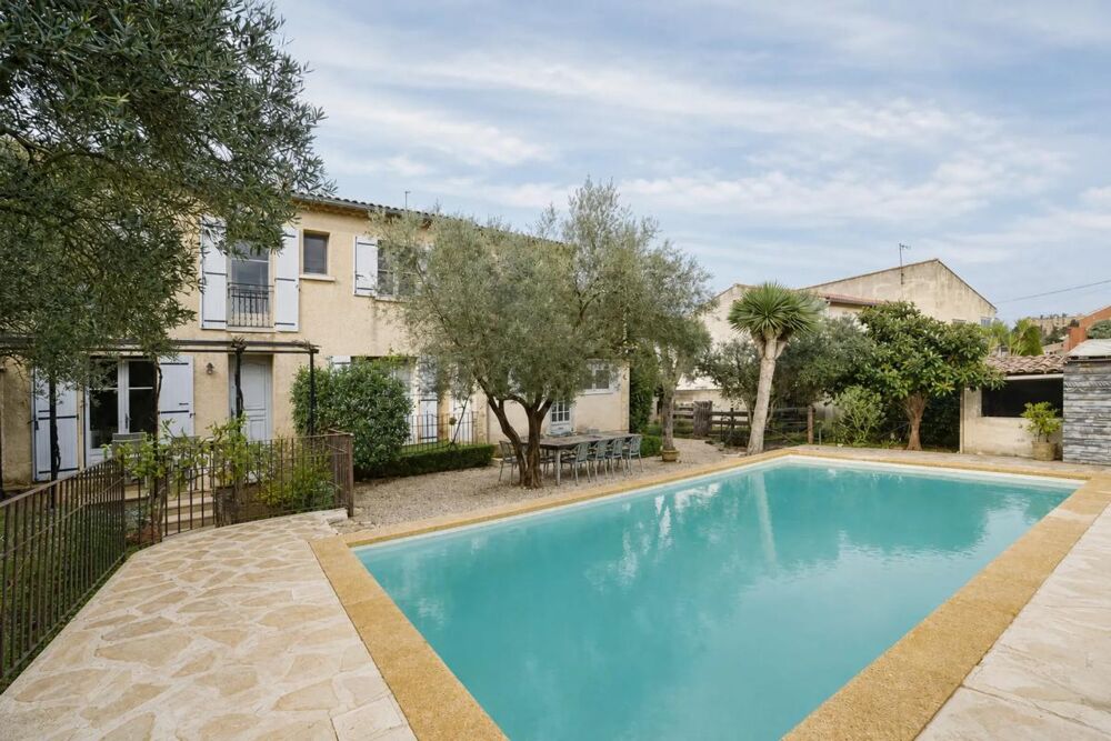 Maison 9 pièces 244 m² · à Montfaucon · 244 m² · 420 000 €