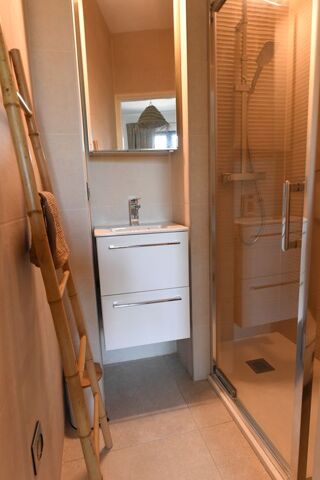  Appartement à louer 3 pièces 100 m²