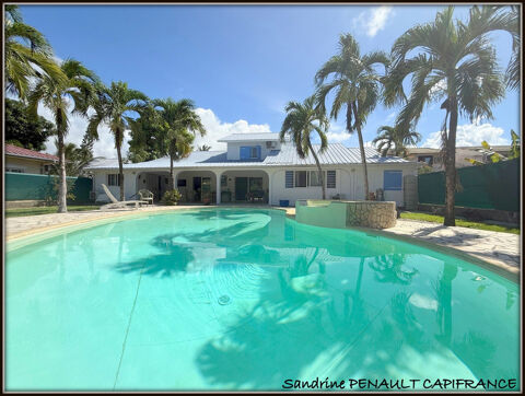   A VENDRE A KOUROU (97310) UNE MAGNIFIQUE PROPRIETE T7 DE 221 m� - TERRAIN DE 813 m� - AU PRIX DE 646 000 � Villa - 7 pi�ce(s) - 221 m�