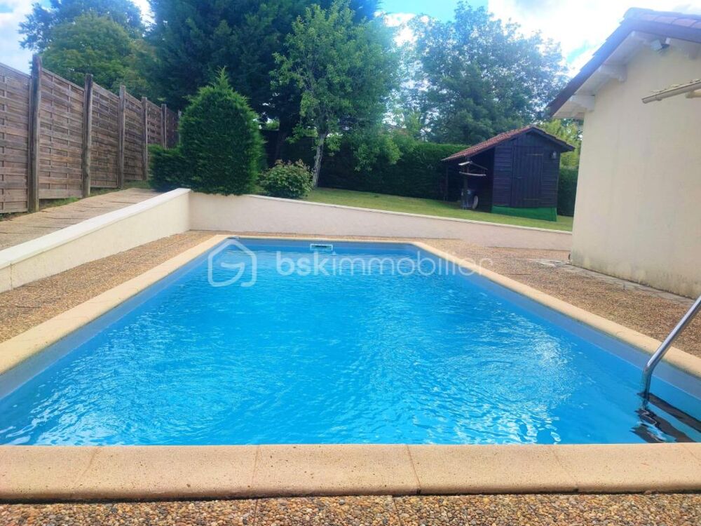 Maison de plain-pied rénovée de 135m2 avec piscine