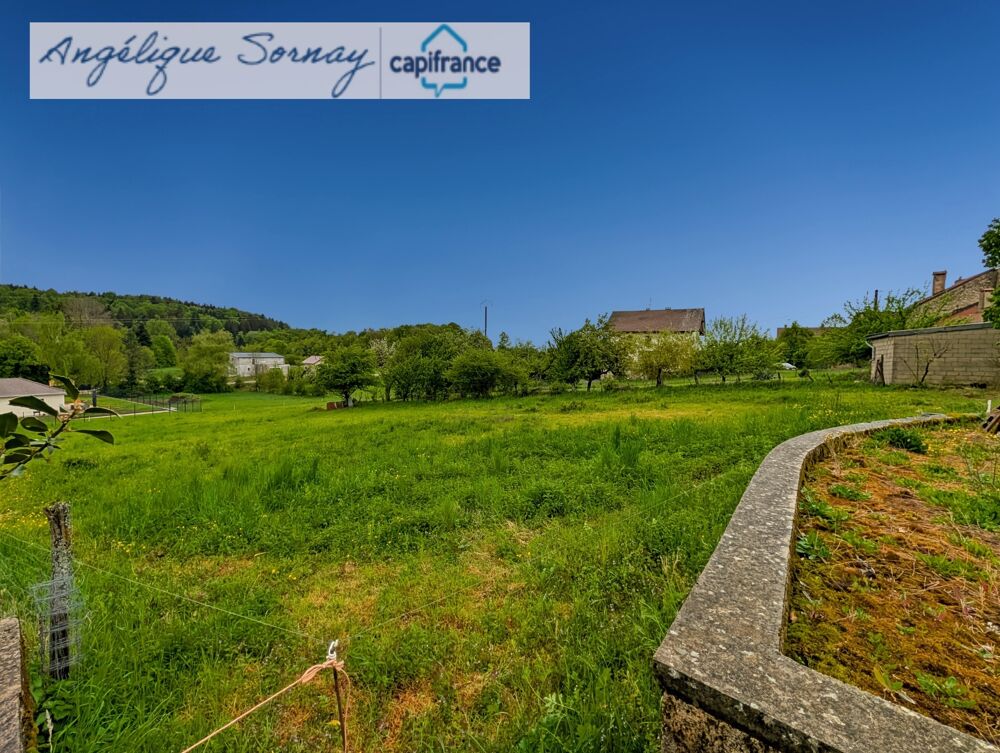 Maison familiale rénovée partiellement avec grange et vastes espaces  Jura BONLIEU