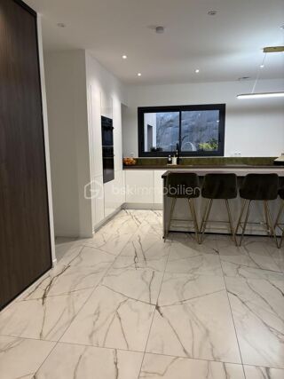  Maison � vendre 7 pi�ces 243 m�