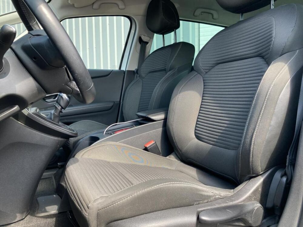 Grand scenic IV 7 PLACES - 1.7 BluedCi 120 CH SUIVI RENAULT 2020 occasion 14650 Carpiquet