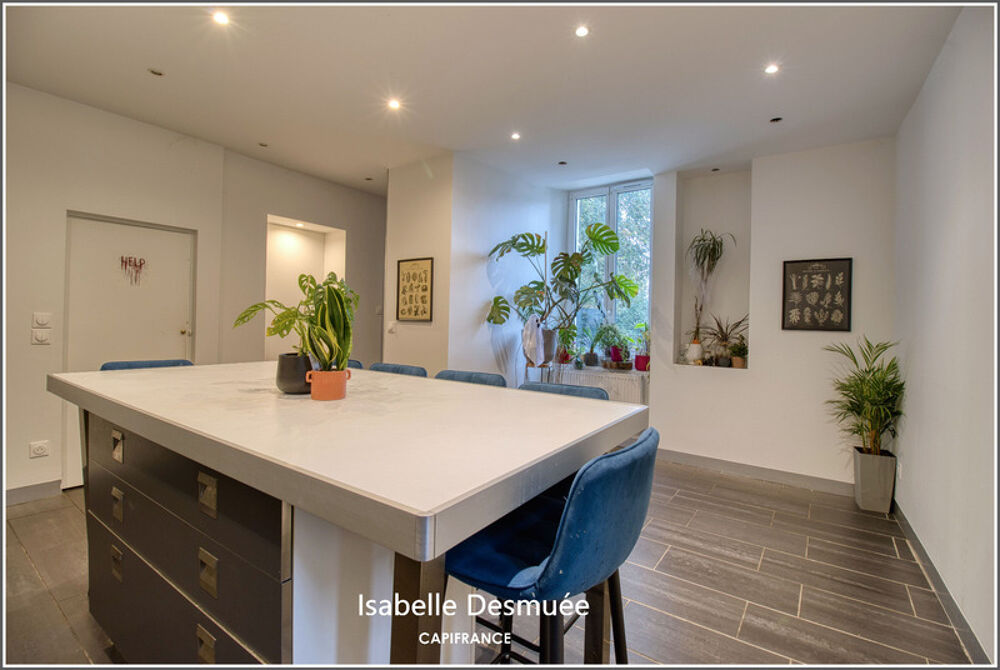 Vente Maison Maison familiale 4 chambres avec cour et stationnement – Proche gare – Tullins Tullins