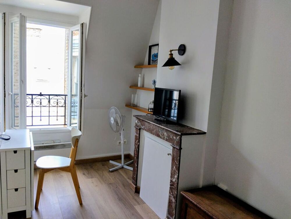 Vente Appartement Adorable studio aux Invalides, avec vue sur la tour Eiffel Paris 7