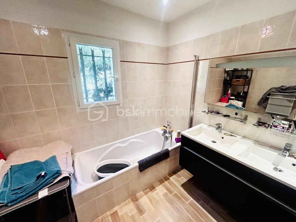 à vendre  Propriété/château Eyragues (13630)