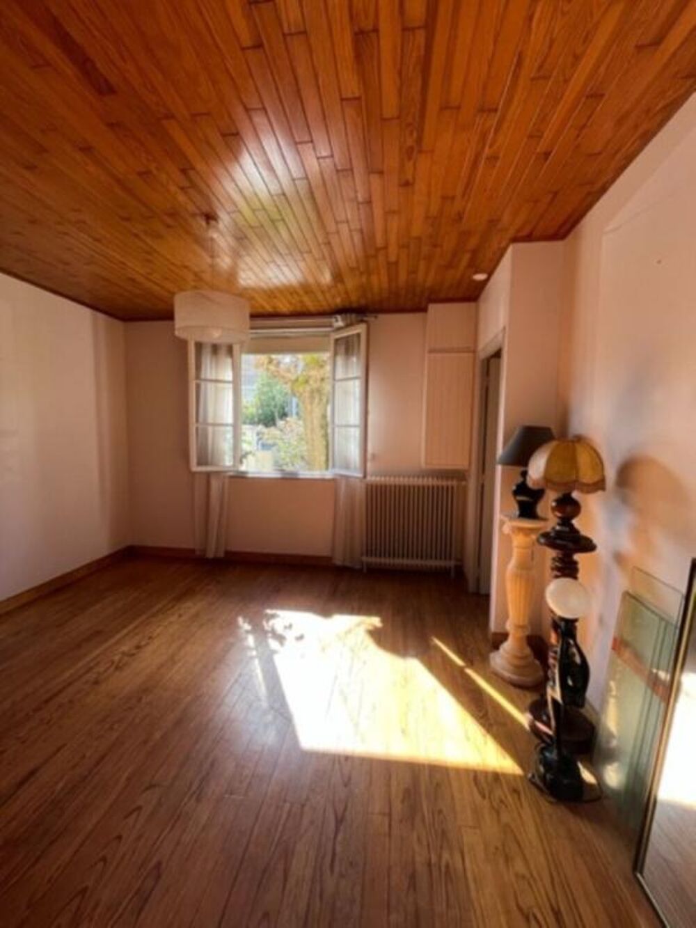 TALENCE CHARMANTE MAISON A RENOVER SUR PARCELLE D'ENVIRON 479 M2 // 10 MINUTES PLACE NANSOUTY