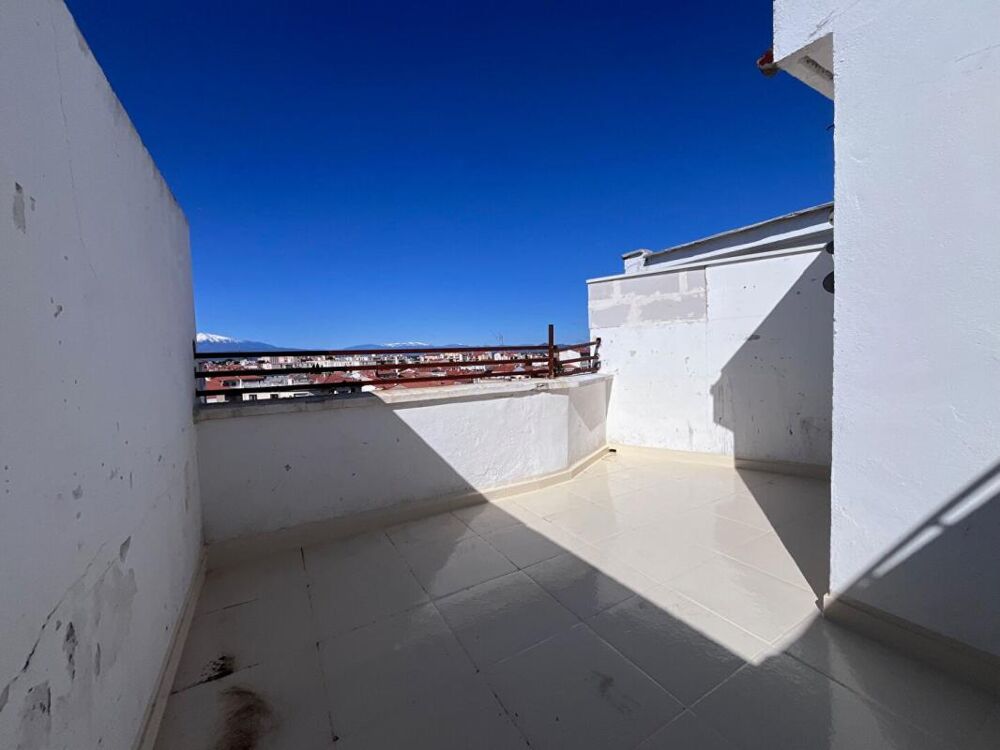 Charmant appartement de type loft au dernier étage d'une résidence de standing avec petite terrasse