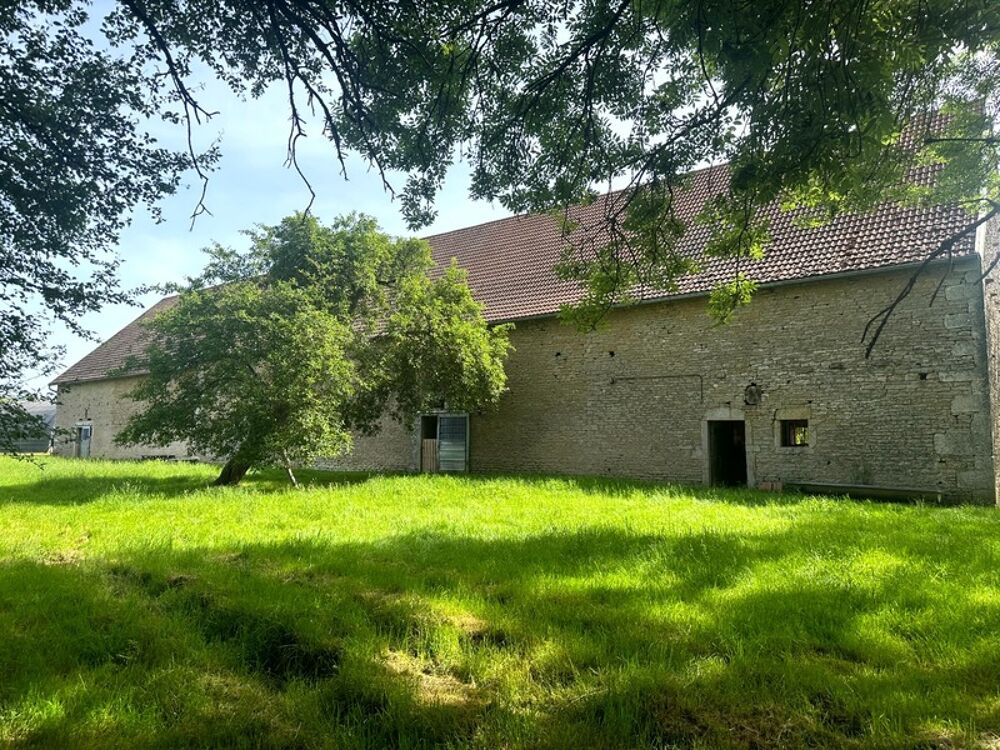 Vente Maison ENSEMBLE DE GRANGES ET TERRES – PLUS DE 7 HECTARES – ENTRE POUILLY-EN-AUXOIS ET SAULIEU Mont saint jean