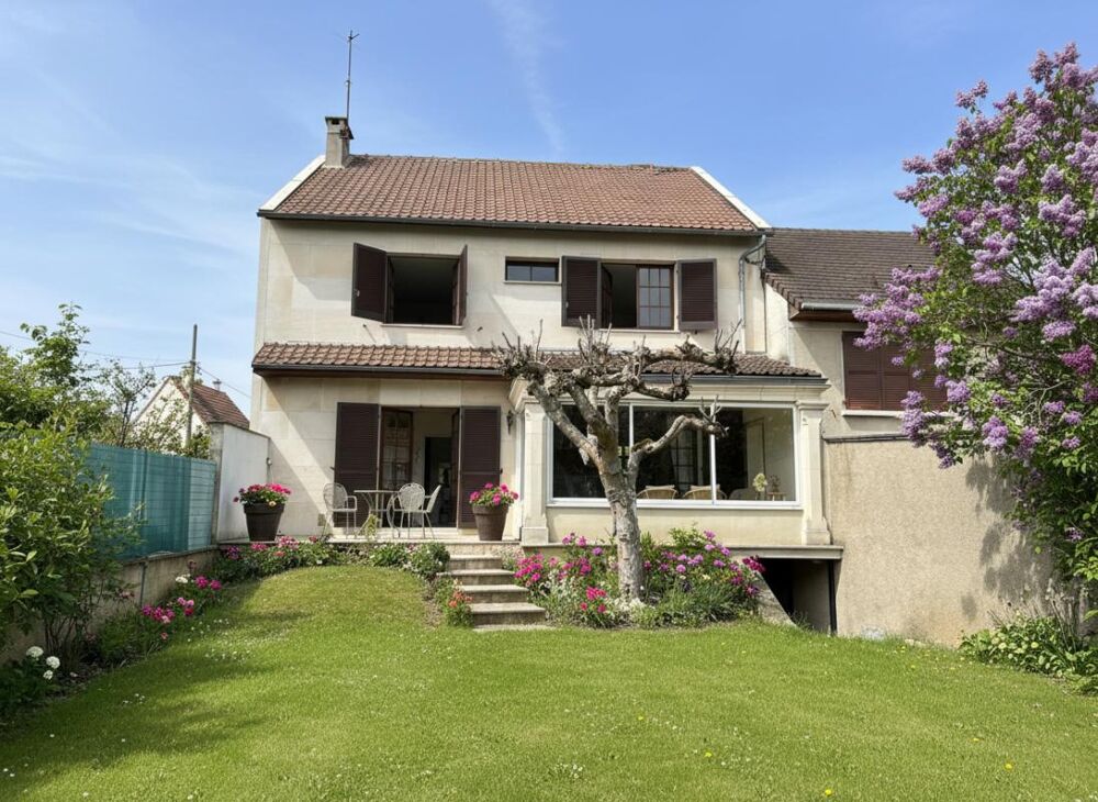 Maison familiale de 117 m2 avec 4 chambres + annexe de 38m2 + 56m2ss