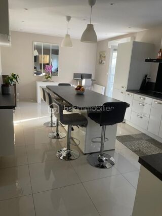  Propri�t�/ch�teau � vendre 7 pi�ces 179 m�