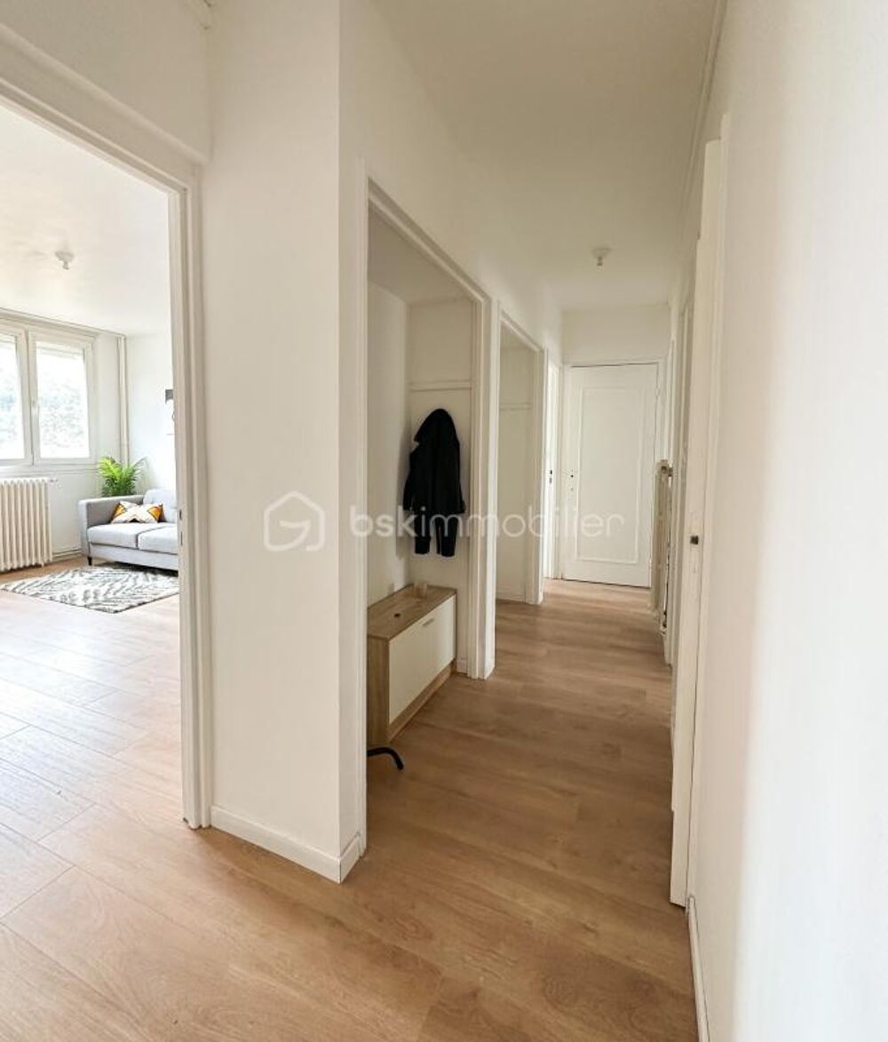 Appartement lumineux avec balcon à proximité des commodités!