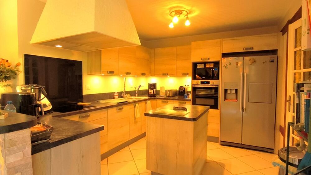 Vente Maison Spacieuse maison de campagne de 244 m² avec piscine Saint gein