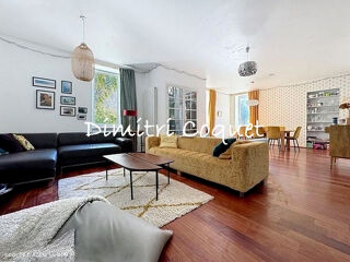  Maison  vendre 8 pices 242 m