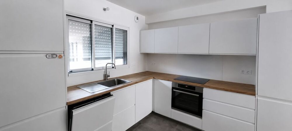 Location Maison Maison de 111m2 à louer sur Ambon Ambon
