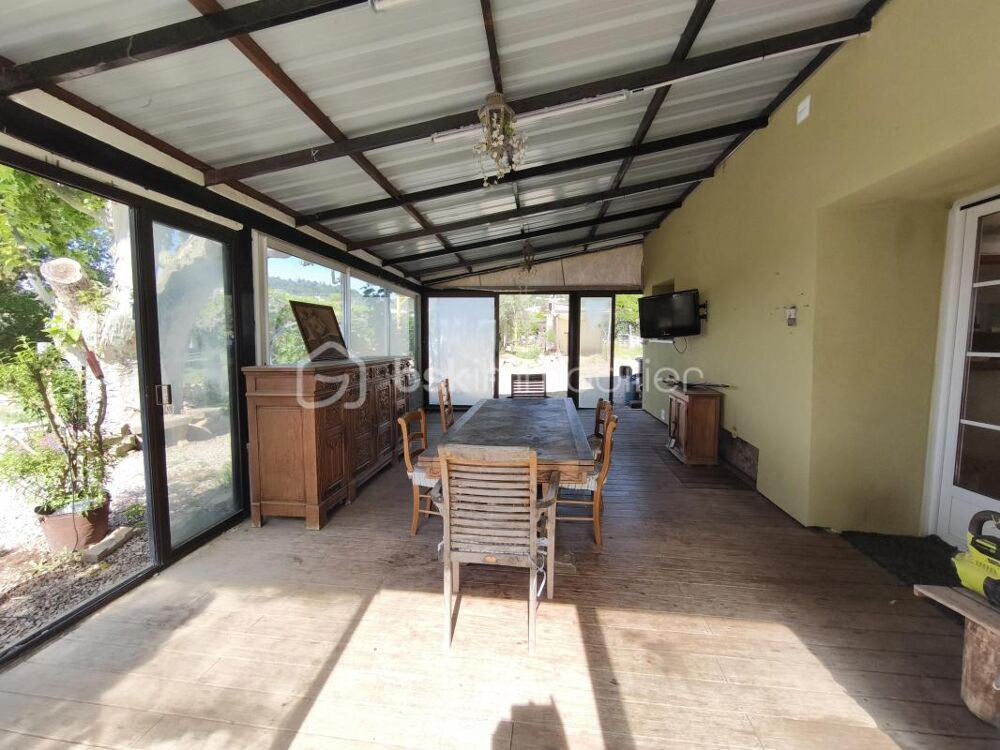 Corps de ferme 245 m² composé : de 3 habitations sur 4000 m² de terrain