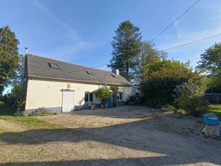 Vente Maison Maison en pierre 94 m² avec jardin arboré de 952 m², dépendances et serre – 3 chambres Roudouallec