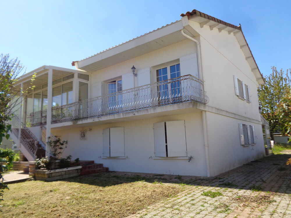 Maison à vendre SAUJON (17) 12 pièces 210m2 parcelle 700m2(deux habitations possibles)