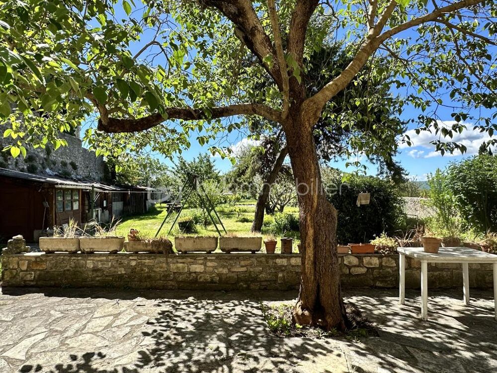 Bien rare sur la citadelle : maison avec jardin et caves voûtées